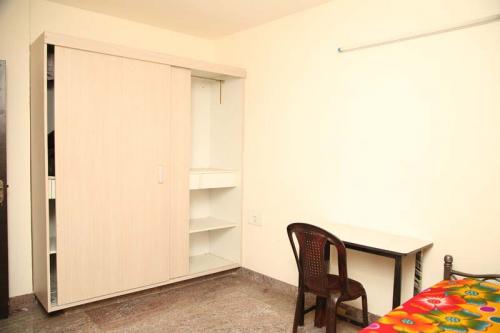 Roomate Zone Boys PG